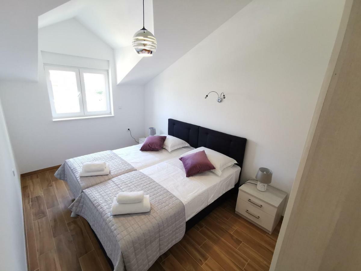New Apartments 9 Minutes From Split Airport Kastela Dış mekan fotoğraf