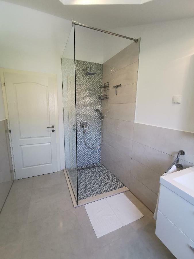 New Apartments 9 Minutes From Split Airport Kastela Dış mekan fotoğraf