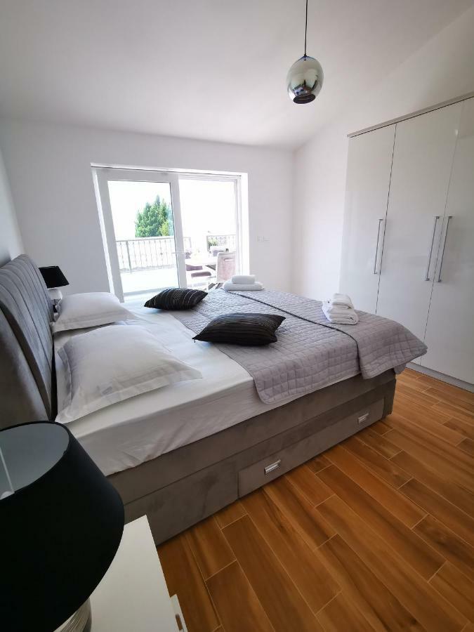 New Apartments 9 Minutes From Split Airport Kastela Dış mekan fotoğraf
